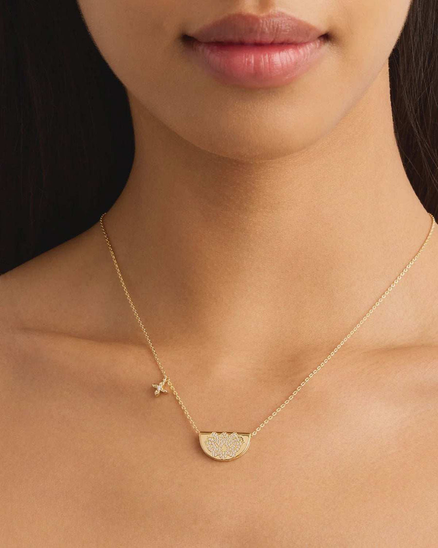 Light Lotus Necklace 18k Gold